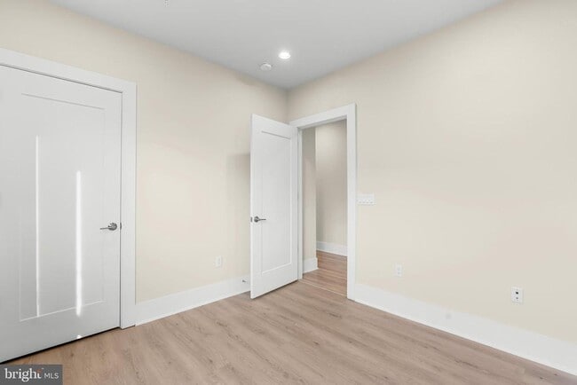 Building Photo - 158 Winsome Cir