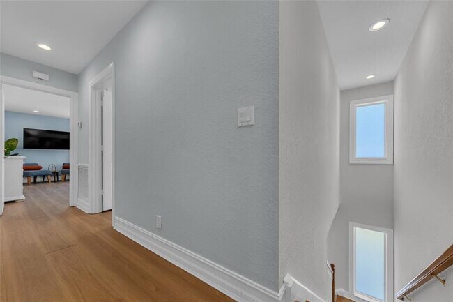Building Photo - 4601 Bougainvilla Dr
