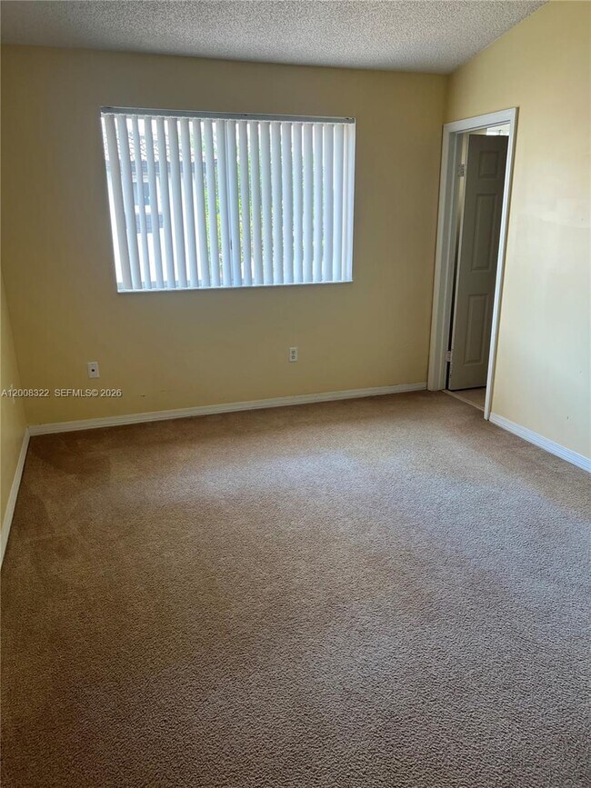 Building Photo - 2201 SE 24th Pl