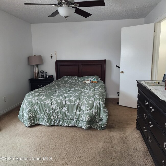 Building Photo - 2816 Manor Dr NE