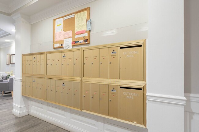 Building Photo - 2 Bed 2 Bath Condo in Westbriar Condominiums