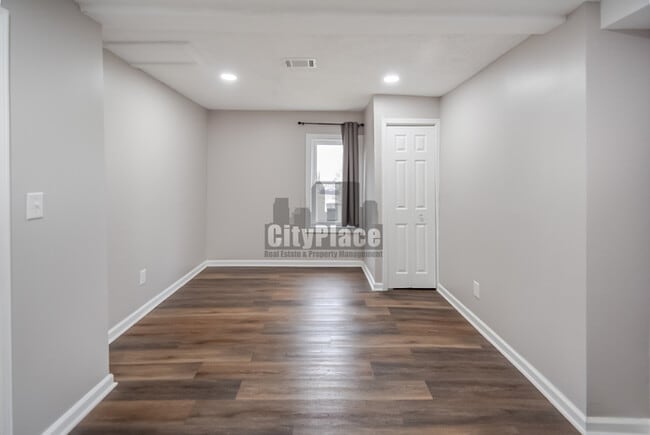 Building Photo - 2415 N Oxford St