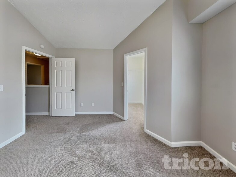 Building Photo - 360 Springhaven Way SE