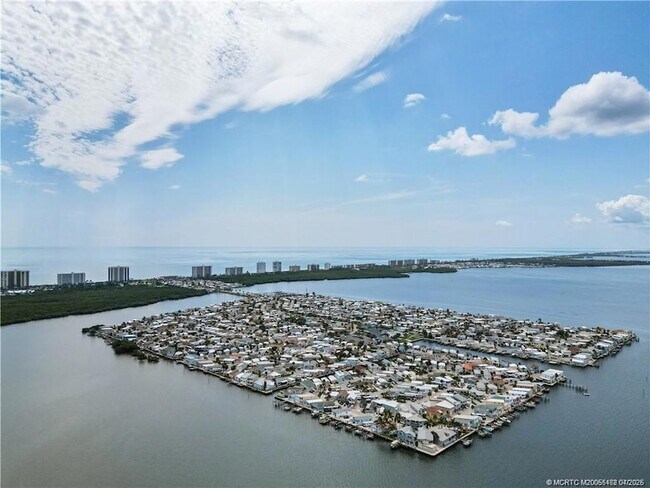 Building Photo - 1077 Nettles Blvd