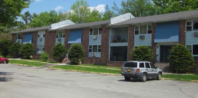 Primary Photo - Woodlands Village Apartments