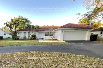 Building Photo - 10274 Ramblewood Dr