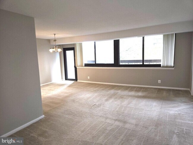 Building Photo - 5501 Seminary Rd