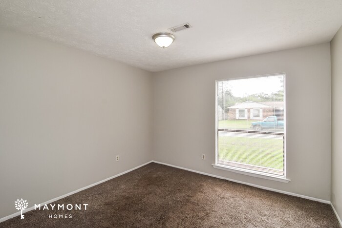 Building Photo - 232 Pinewood Dr
