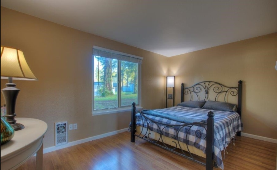 Building Photo - 4308 NE Sunset Blvd