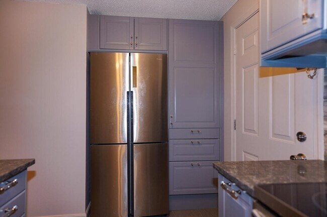 Building Photo - 11 Thoreau Ct