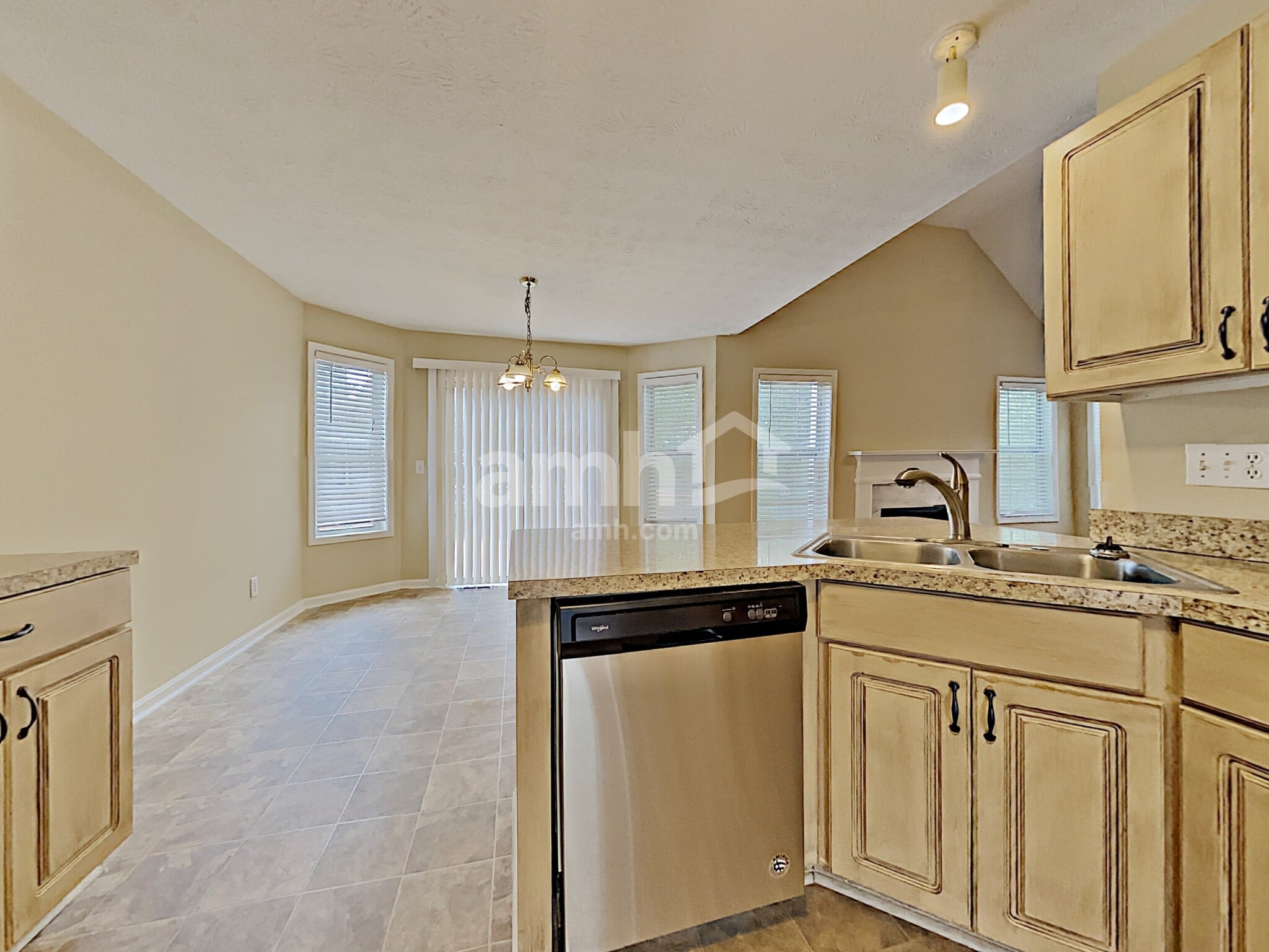 Building Photo - 223 Eagle Glen Way