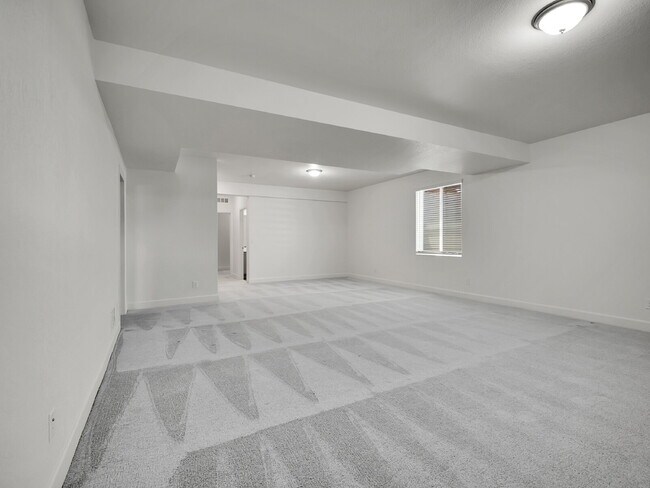 Building Photo - $3,195.00, 3 bed, 3 bath, located in Erie