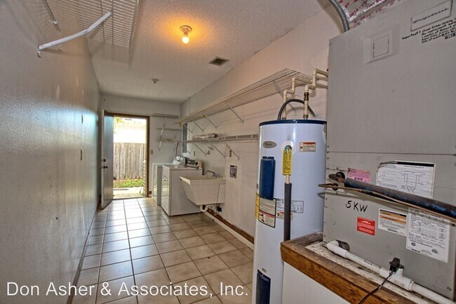 Building Photo - 3 br, 2 bath House - 330 Cocoa Court
