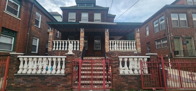 Building Photo - 241 Stegman St