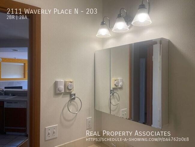 Building Photo - 2111 Waverly Pl N