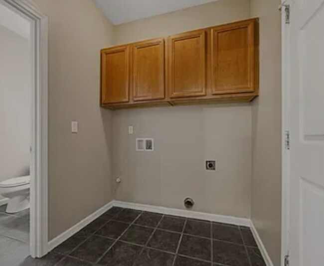 Building Photo - Camas 4 Bedroom Home with Central AC, Fireplace & Fenced Yard Near Downtown!