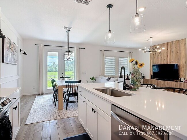Building Photo - 1348 Sterling Pointe Dr