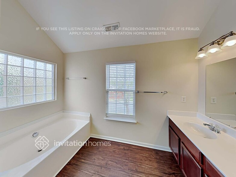 Building Photo - 7708 Deluca Dr
