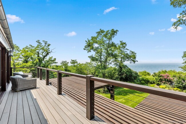 Building Photo - 16 Old Field Woods Rd