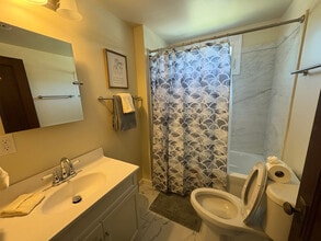 Building Photo - 601 Rumely St