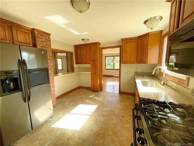 Building Photo - 341 Center Rd