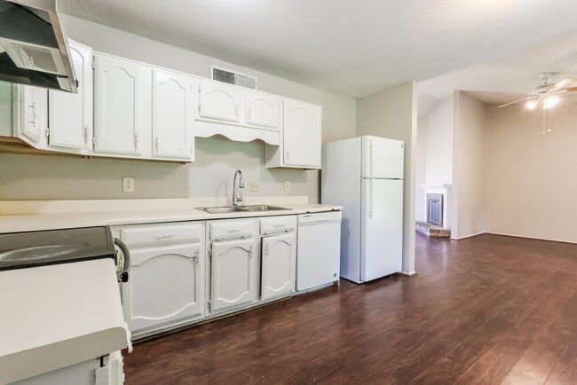 Building Photo - 2674 Lark Ln