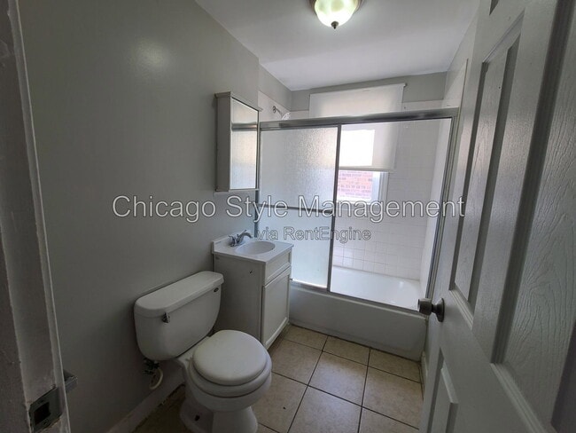 Building Photo - 6035 S Karlov Ave