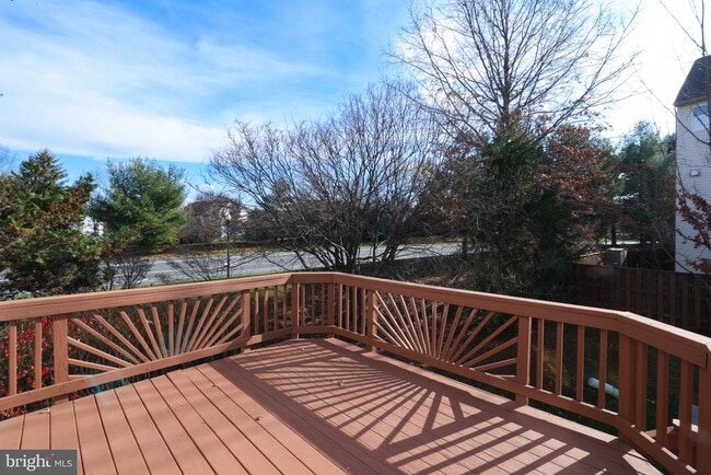 Building Photo - 47699 Whirlpool Square