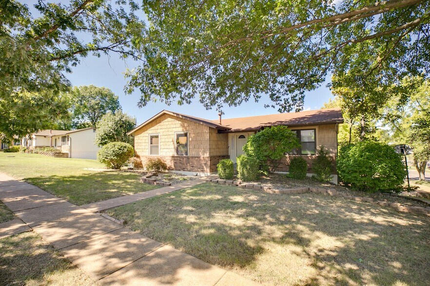 Building Photo - 2711 Sky Hill Ct