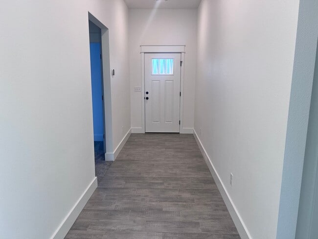 Building Photo - NEW 3 Bedroom In Carl Junction!