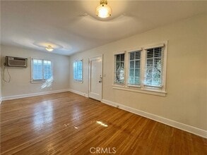 Building Photo - 1714 Gillette Crescent