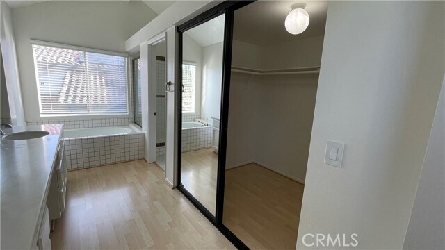 Building Photo - 19 Lorenzo