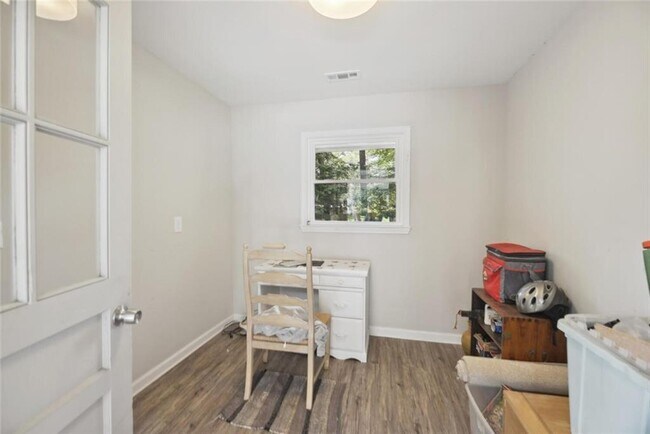 Building Photo - 4142 Blackhawk Dr