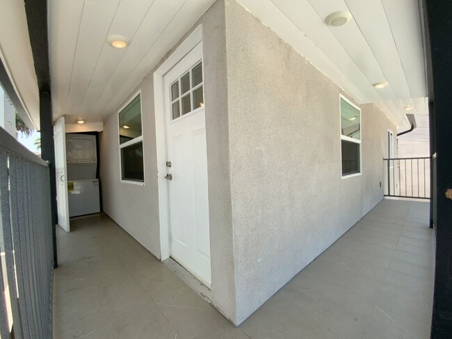 Building Photo - Discover Modern Living in Glendale's Newes...