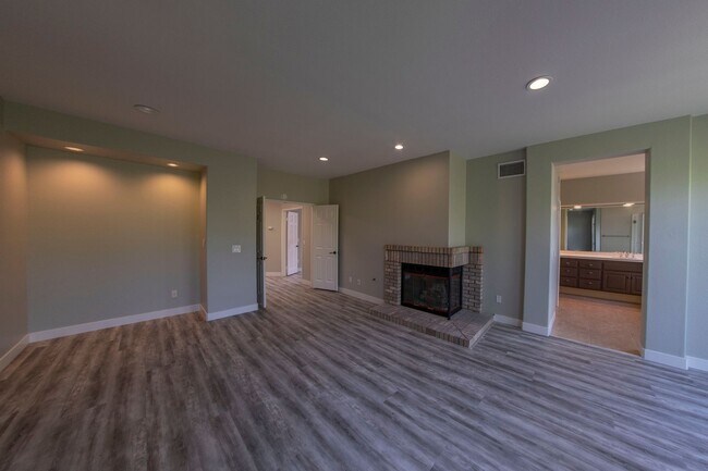 Building Photo - 9756 Keeneland Row