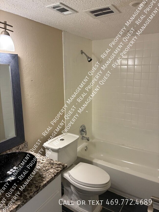 Building Photo - 4641 Country Creek Dr