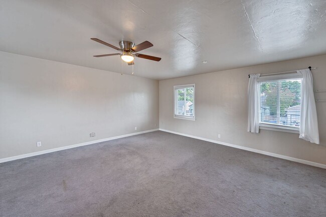Building Photo - 5400-5402 Folsom Blvd