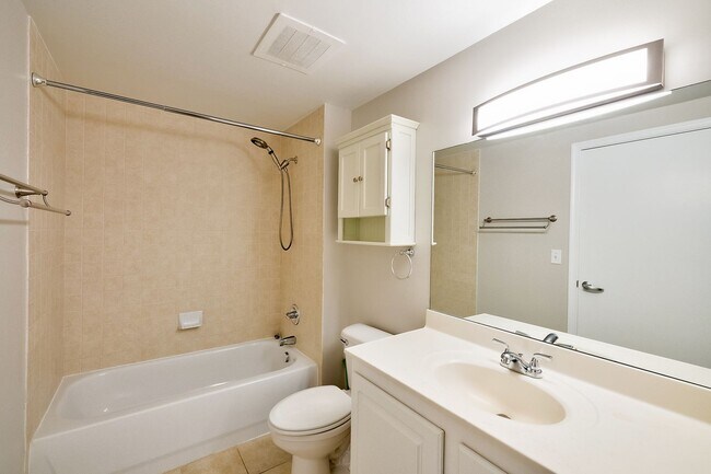 Building Photo - Modern Comfort 2BD/1BTH  in Navy Yard & So...