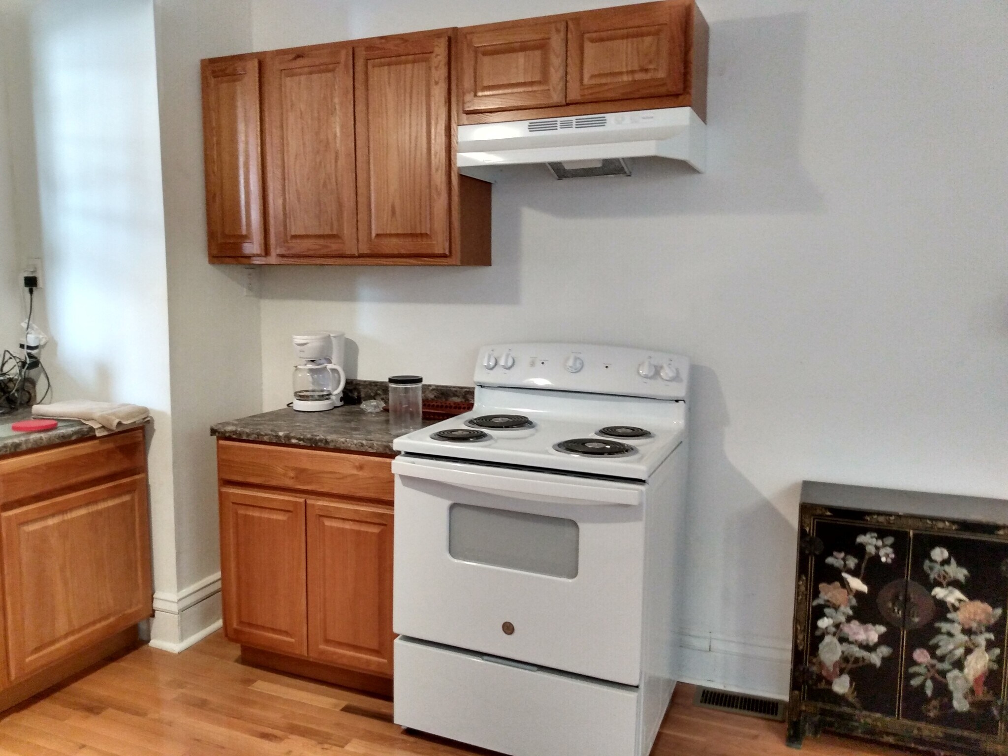 Kitchen - 1632 Virginia St E
