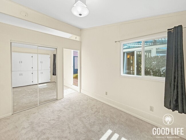 Building Photo - Spacious 3BR Home + 1BR ADU with Private Courtyard in University City!