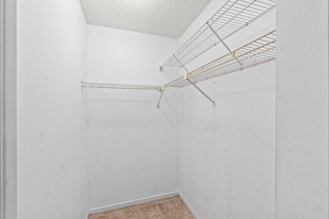 Building Photo - 432 Pine Glen Ln