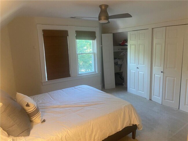 Building Photo - 27 Mann Ave