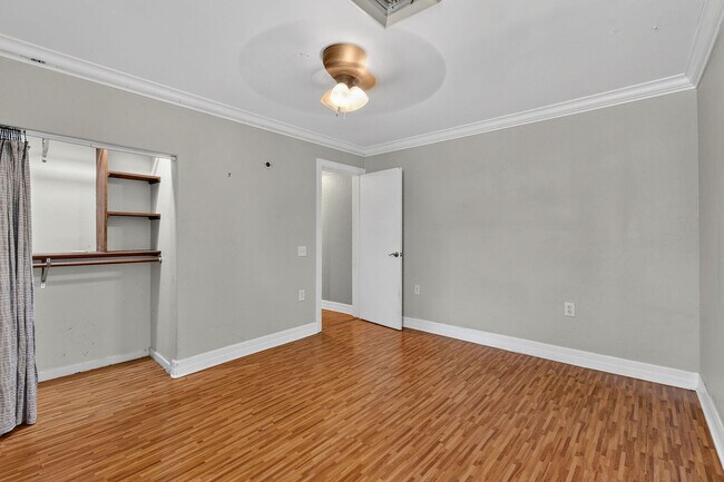 Building Photo - 1005 Selkirk St