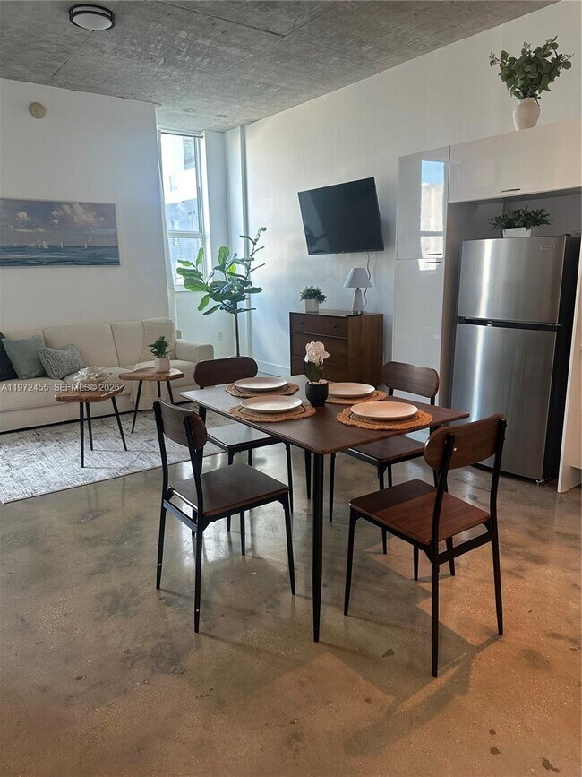 Building Photo - 133 NE 2nd Ave