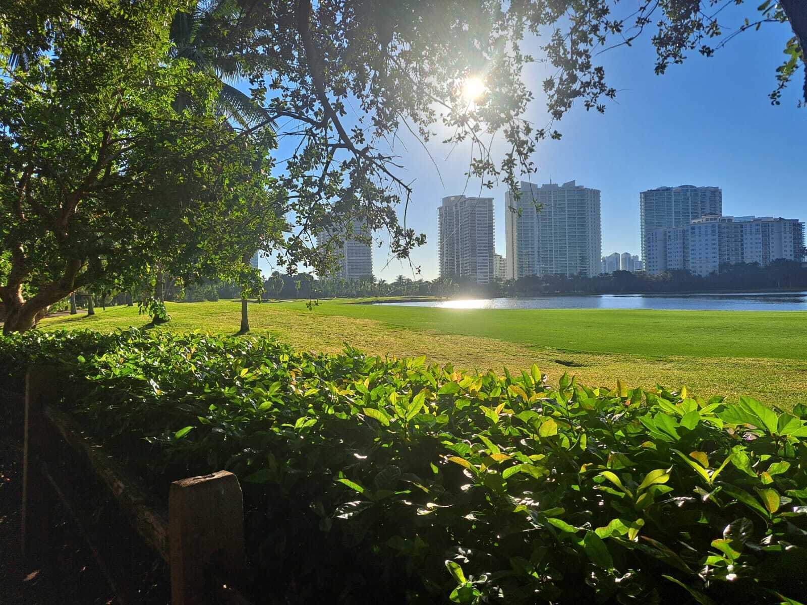 Building Photo - 3375 N Country Club Dr