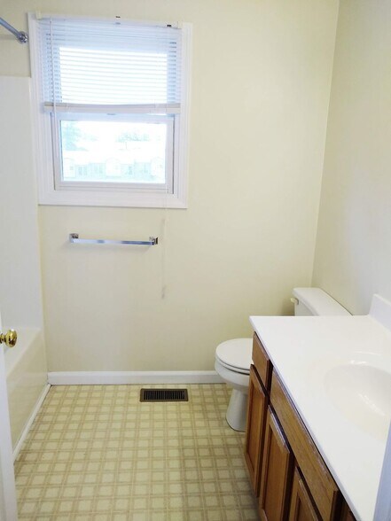 Building Photo - Allen Street