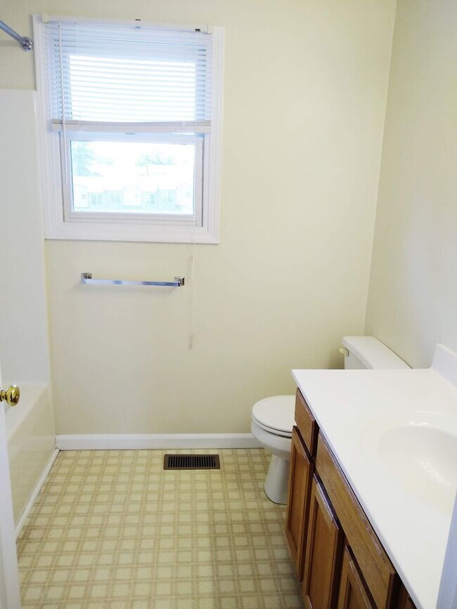 Building Photo - Allen Street