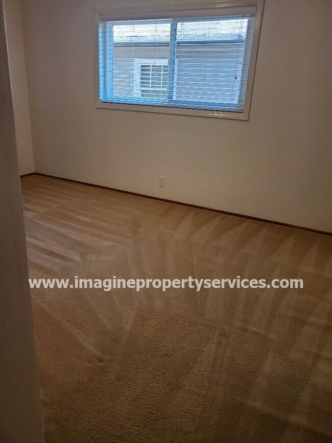 Building Photo - Charming Home For Rent