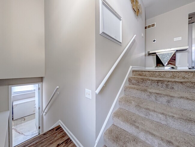 Building Photo - 8616 Hickory Ave