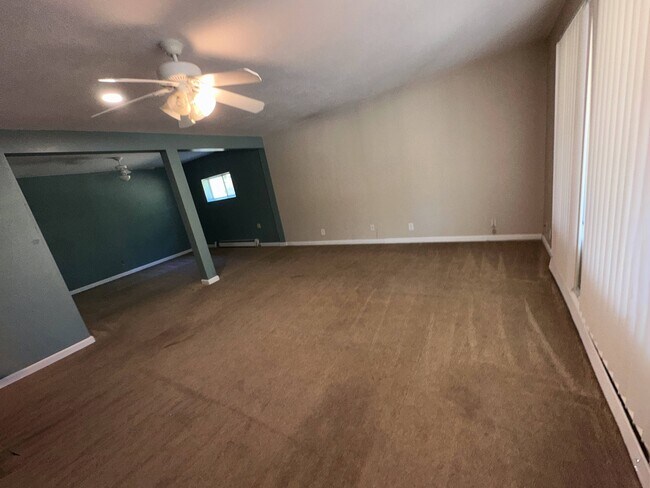 Building Photo - 45221 Big Oak Ln